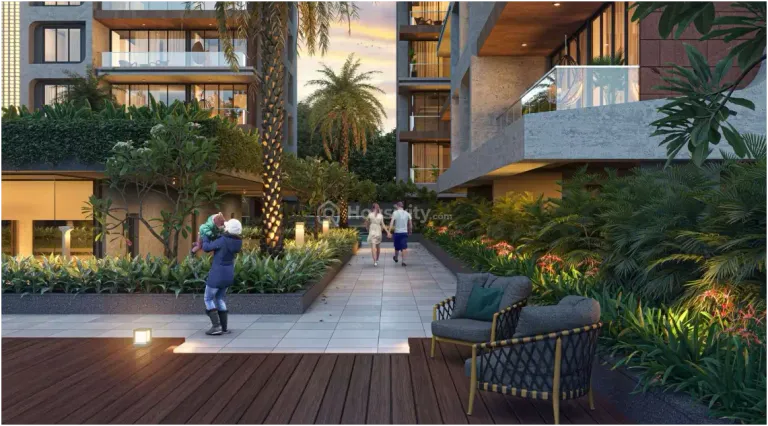 Happy Astoria Image 8