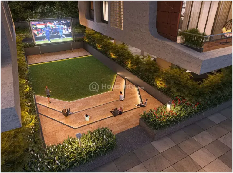 Happy Astoria Image 9