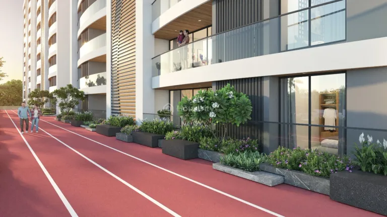 Raghuvir Silverstone Image 15