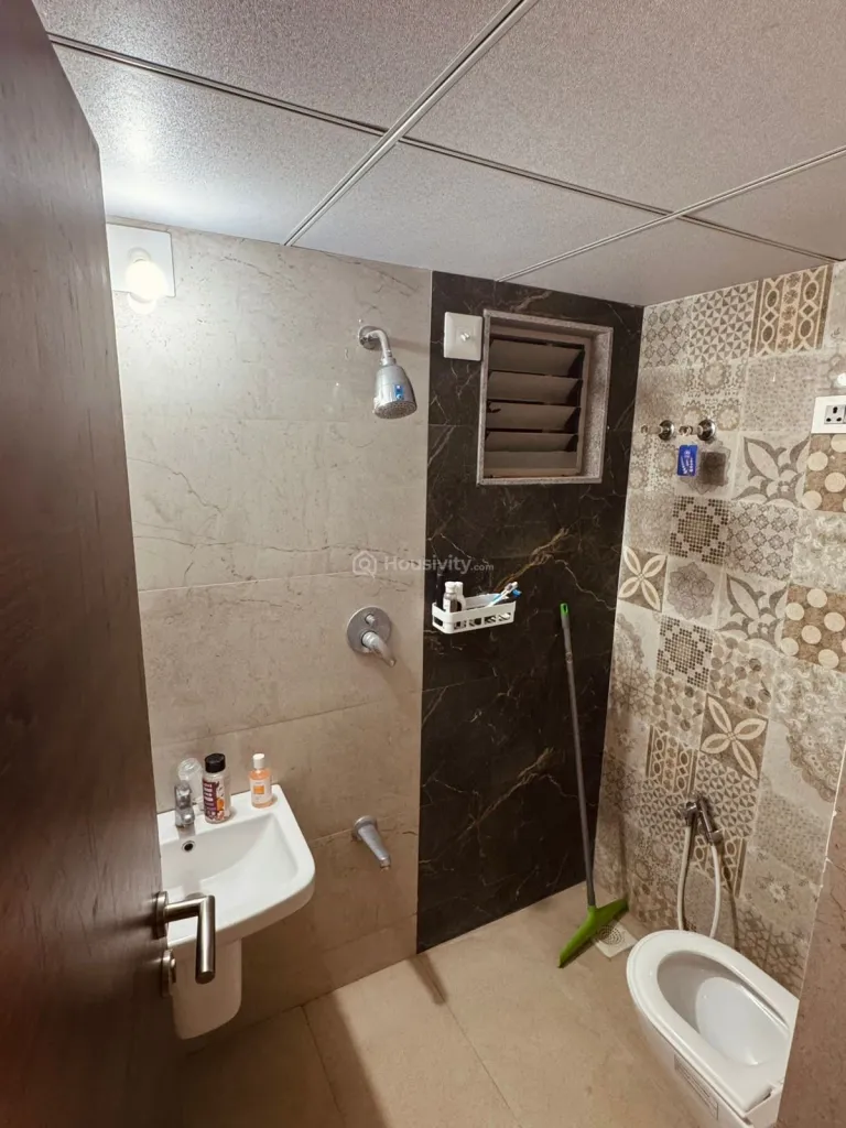 2 BHK Flat for Rent in Sargasan, Gandhinagar Image 1