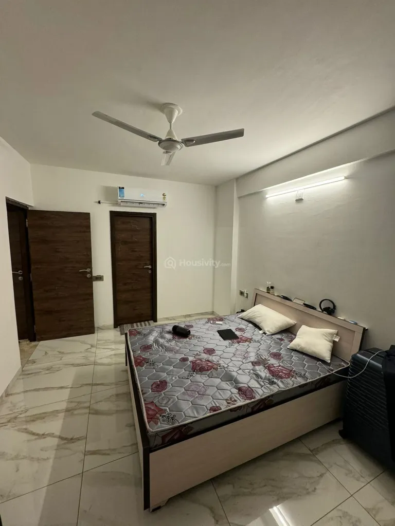 2 BHK Flat for Rent in Sargasan, Gandhinagar Image 6