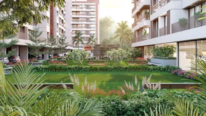 Himalaya Modern Crest Image 6