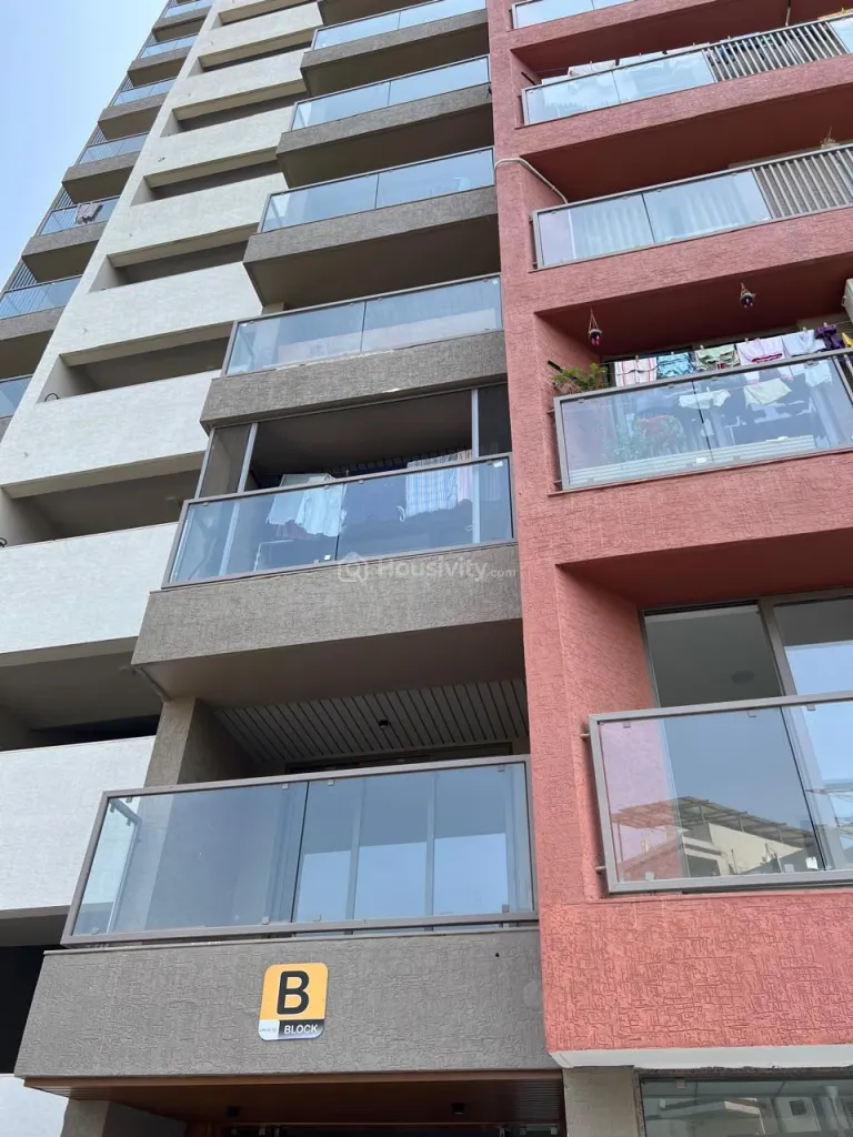 3 BHK Flat for Sale in Sargasan, Gandhinagar Image 2