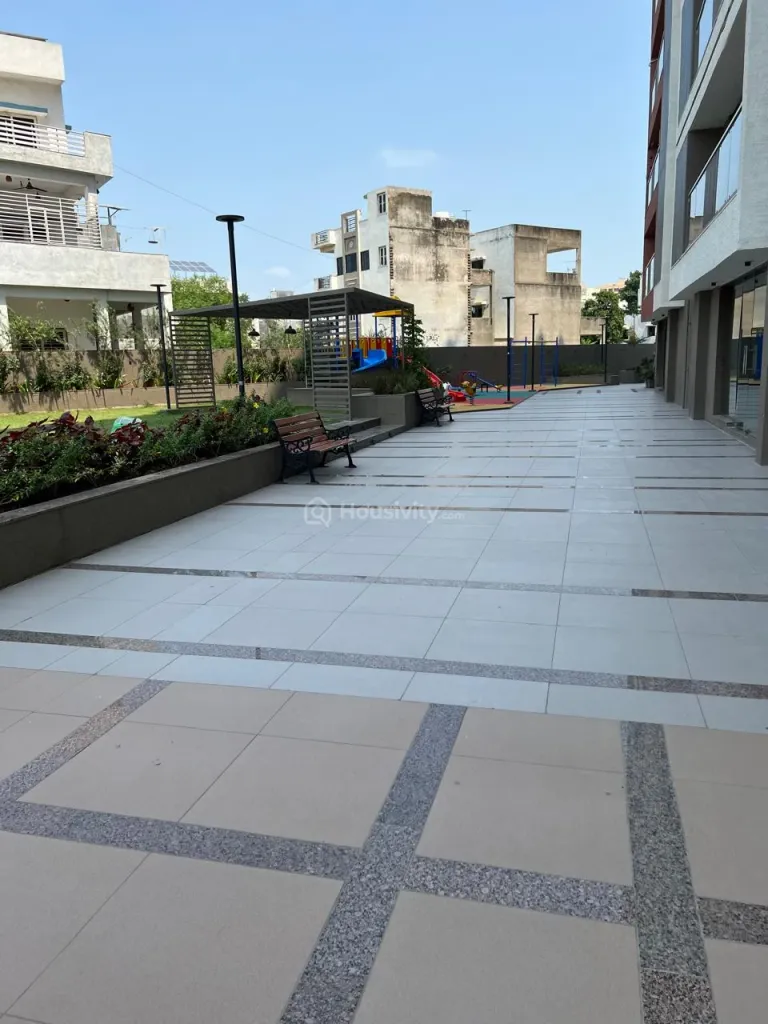 3 BHK Flat for Sale in Sargasan, Gandhinagar Image 1