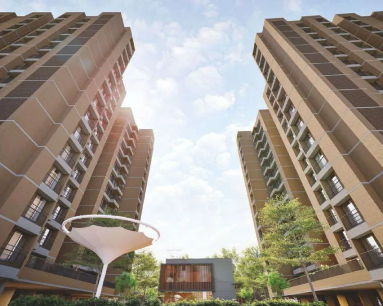 R K HighStreet Image 8