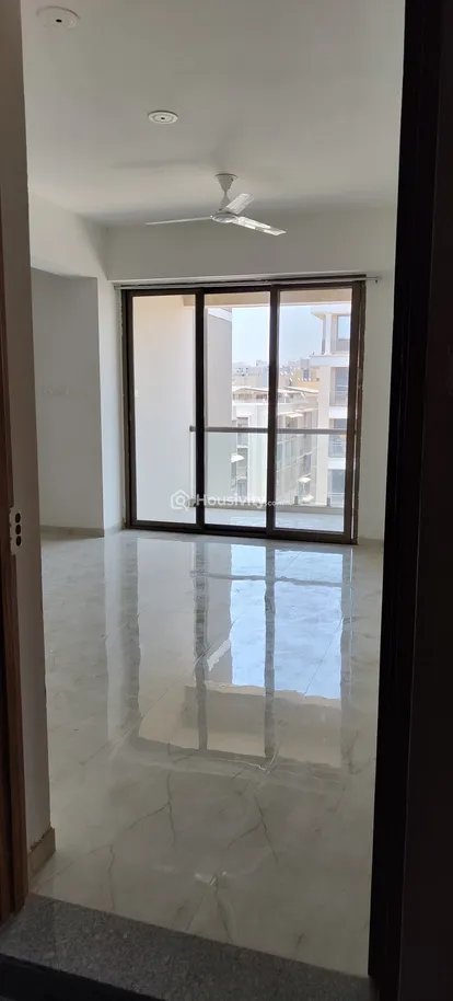 3 BHK Flat for Sale in Sargasan, Gandhinagar Image 1