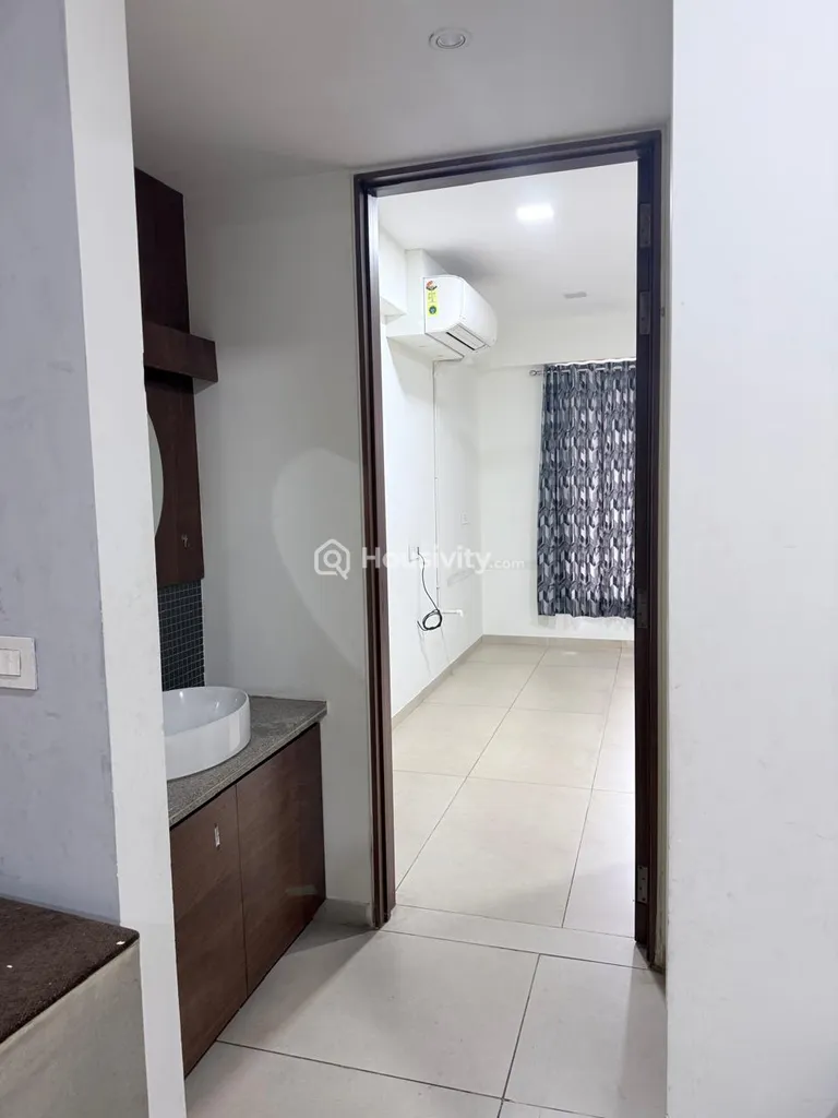 4 BHK Flat for Rent in Sargasan, Gandhinagar Image 1