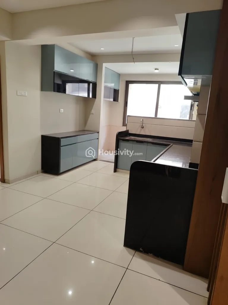 3 BHK Flat for Sale in Sargasan, Gandhinagar Image 1