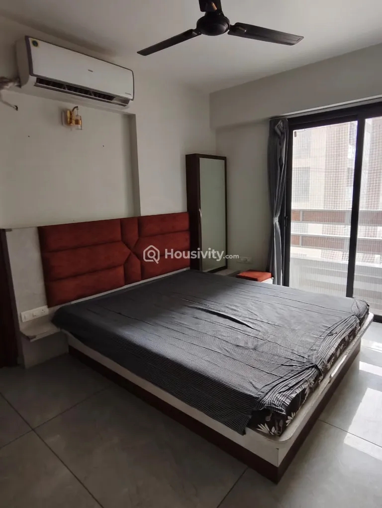 3 BHK Flat for Rent in Sargasan, Gandhinagar Image 1