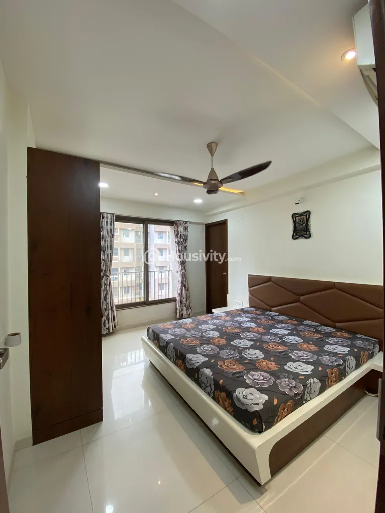 3 BHK Flat for Sale in Sargasan, Gandhinagar Image 3