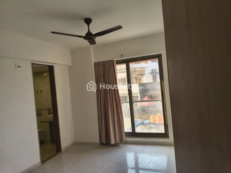 3 BHK Flat for Rent in Sargasan, Gandhinagar Image 3