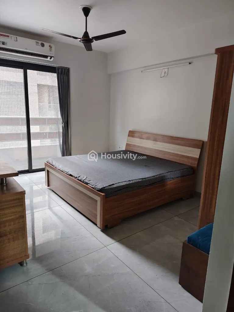 3 BHK Flat for Rent in Sargasan, Gandhinagar Image 2