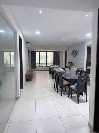 4 BHK Flat for Rent in Sargasan, Gandhinagar Image 9