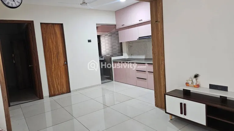 2 BHK Flat On Rent Image 5