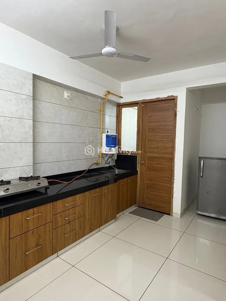 3 BHK Flat for Rent in Raysan, Gandhinagar Image 6