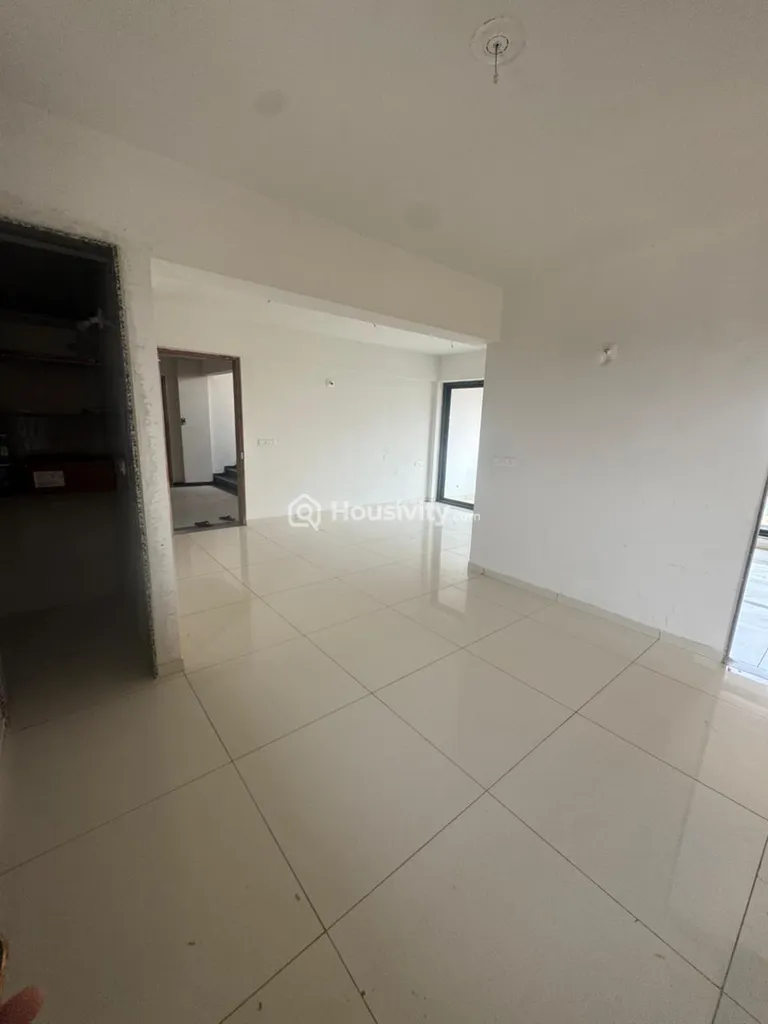 3 BHK Flat for Rent in Sargasan, Gandhinagar Image 9