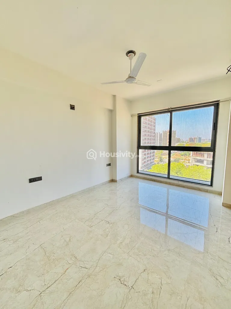 4 BHK Flat for Rent in Kudasan, Gandhinagar Image 10