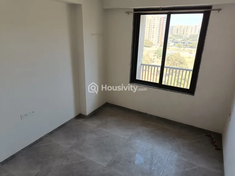3 BHK Flat for Sale in Sargasan, Gandhinagar Image 1