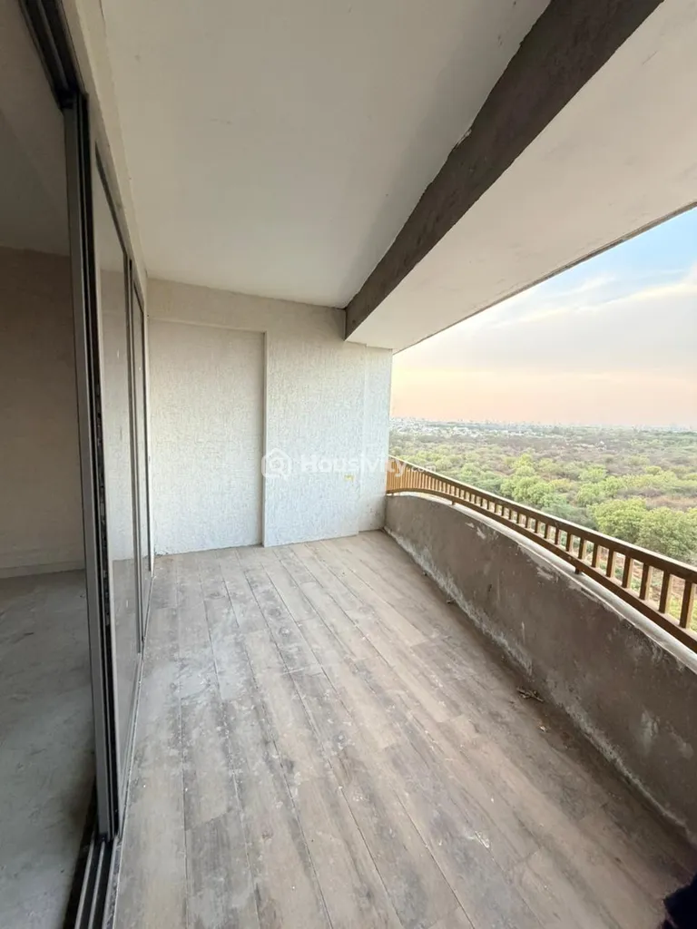 4 BHK Flat for Sale in Kudasan, Gandhinagar Image 1