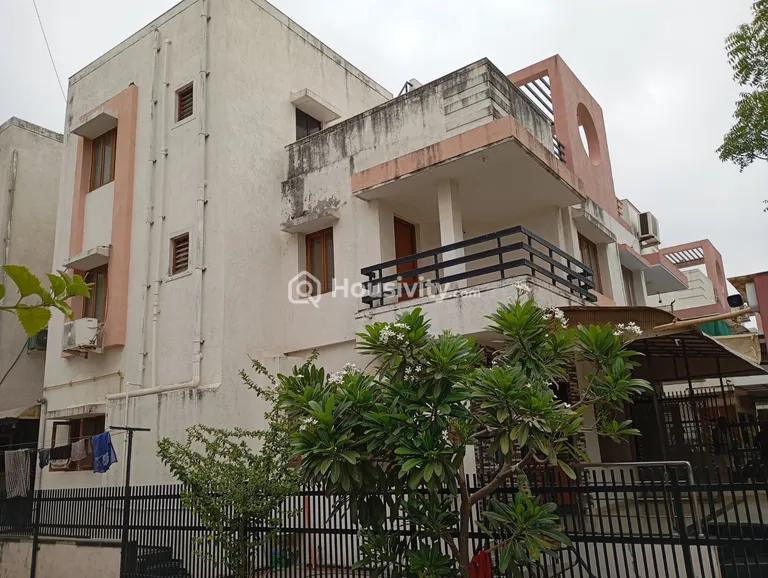 4 BHK Bunglow for Sale in Raysan, Gandhinagar Image 2