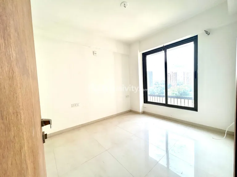 3 BHK Flat for Sale in Kudasan, Gandhinagar Image 2
