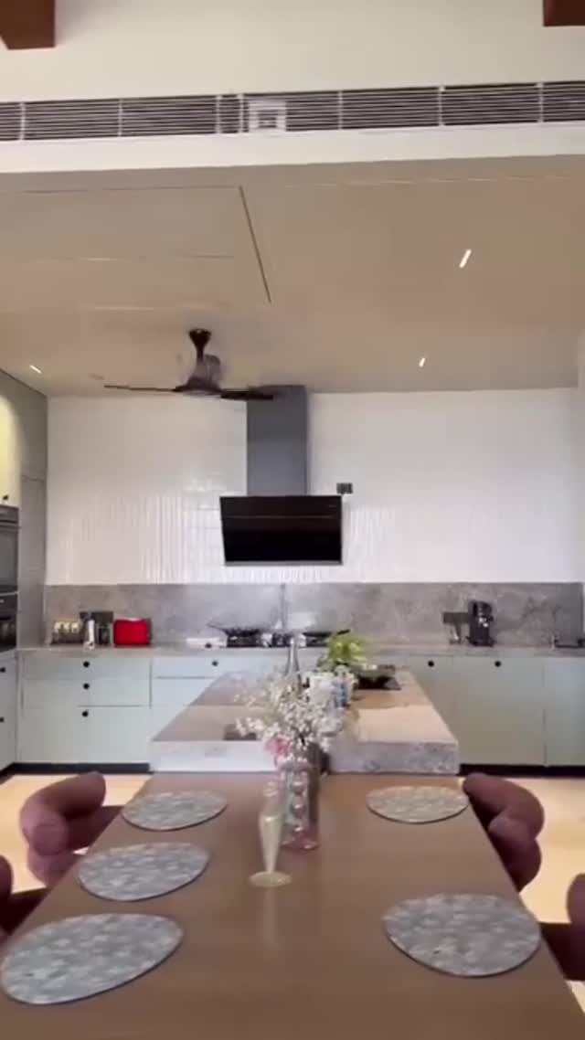 Saanvi Skydeck Serene